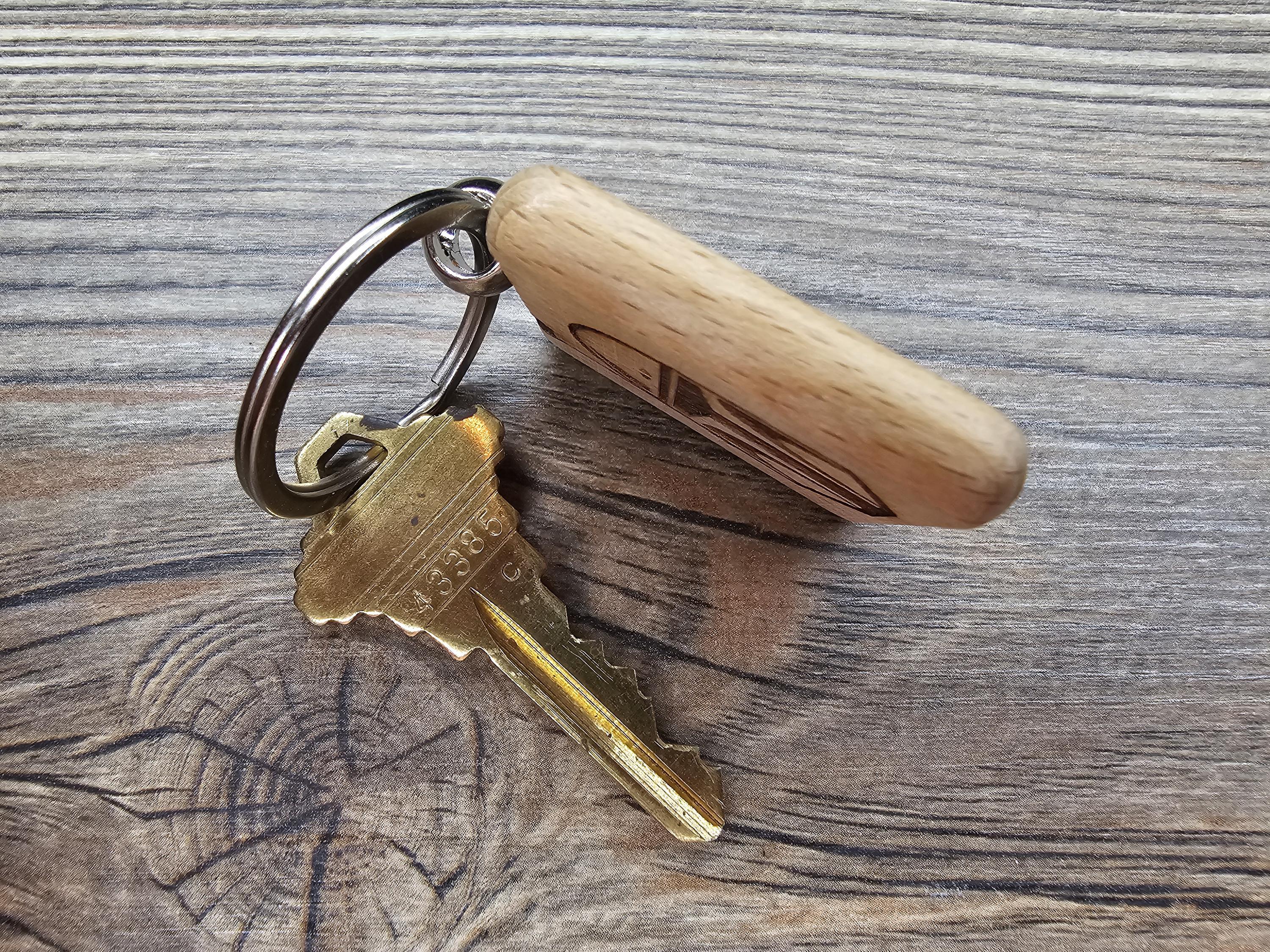 Laser Engraved Boba Fett Helmet Keychain / Bag Charm: hardwood star wars gift