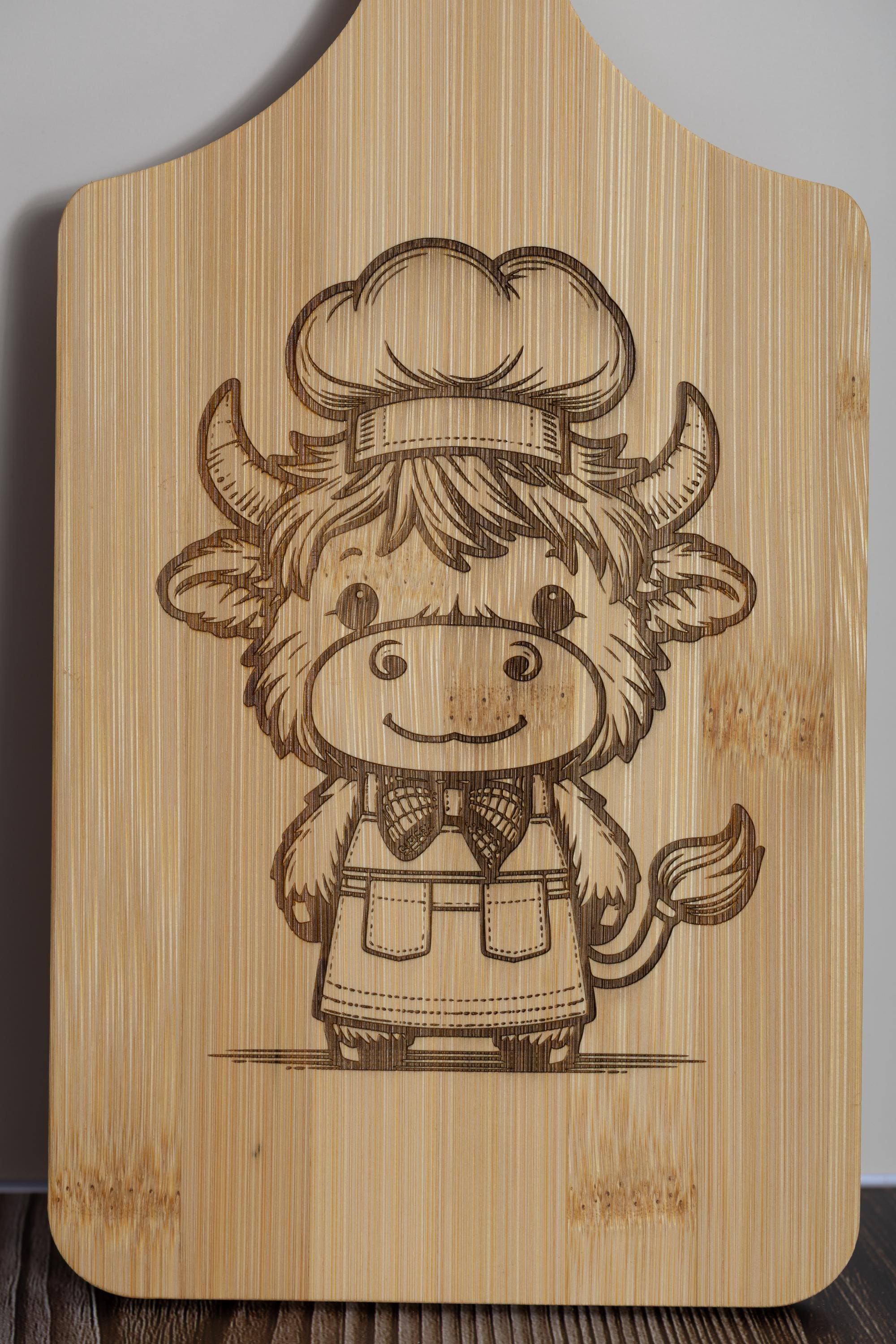 Highland cow bamboo cutting board: rustic farmhouse kitchen decor (5"x11")