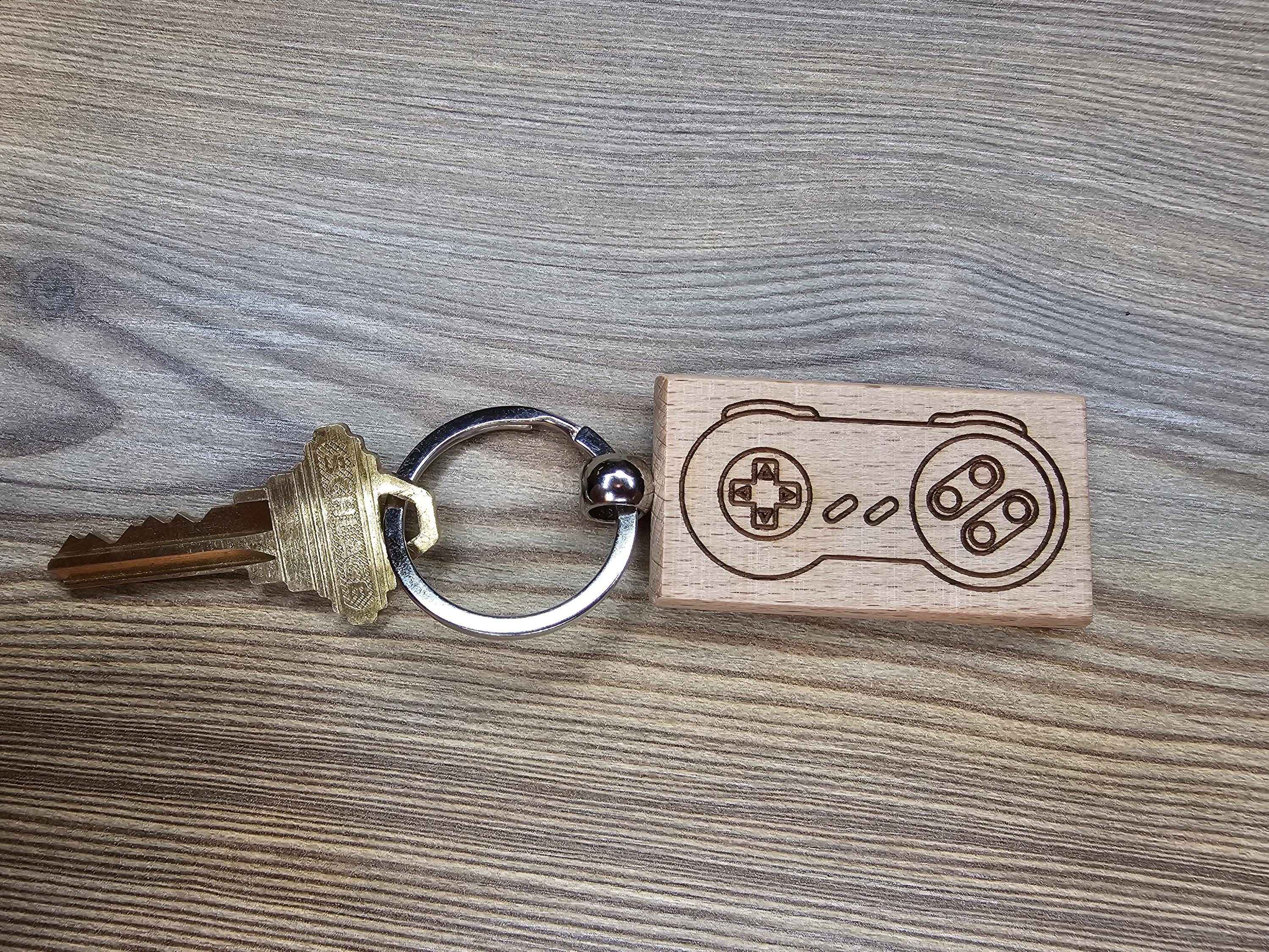 Laser engraved SNES controller keychain / bag charm: retro gaming nostalgia