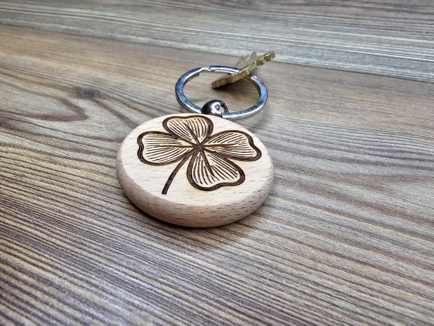 4 Leaf Clover Wood Keychain – Laser Engraved Wooden Key Ring, Lucky Charm Gift, Rustic St. Patrick’s Day Accessory, Handmade Keychain