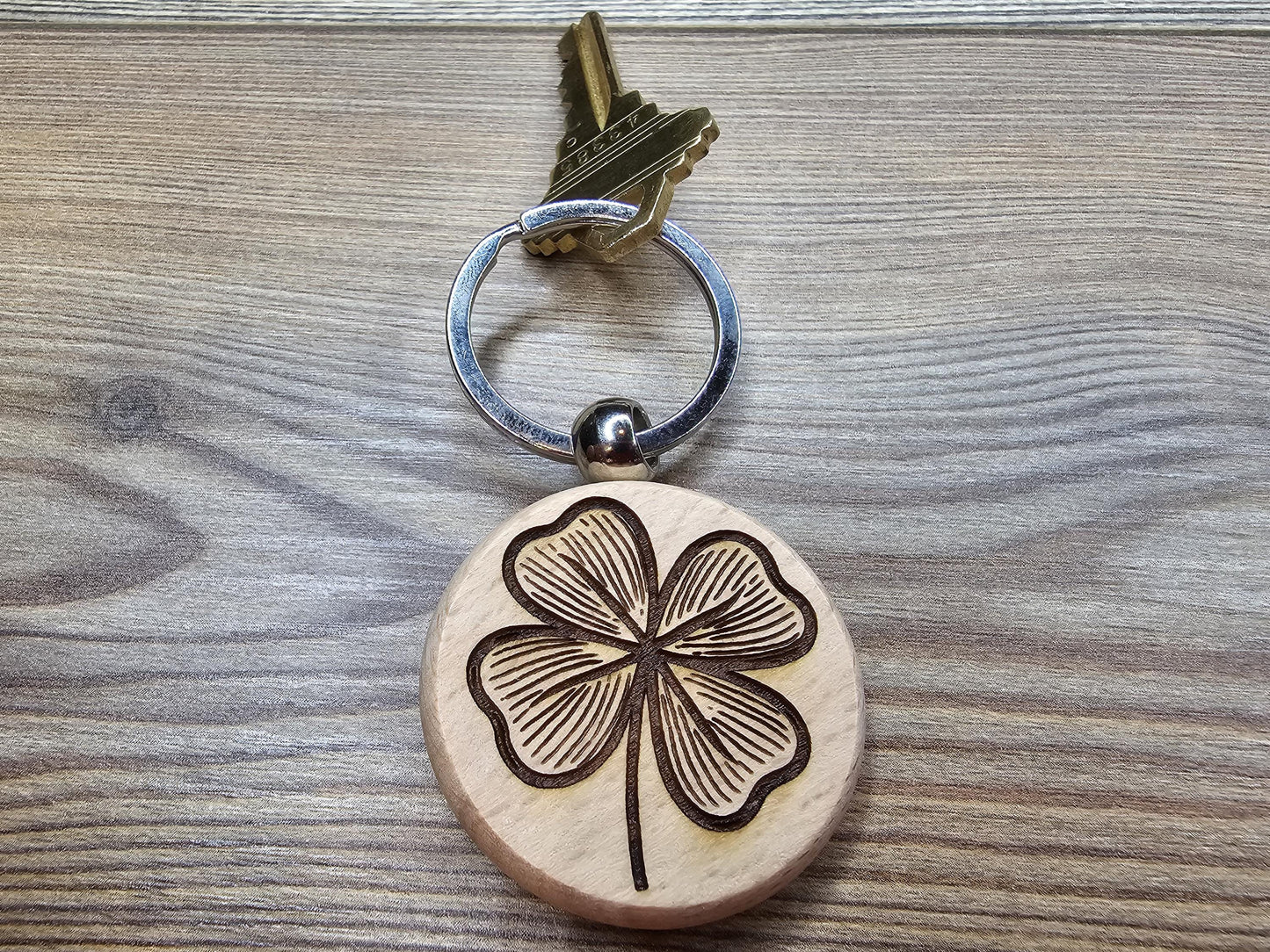 4 Leaf Clover Wood Keychain – Laser Engraved Wooden Key Ring, Lucky Charm Gift, Rustic St. Patrick’s Day Accessory, Handmade Keychain