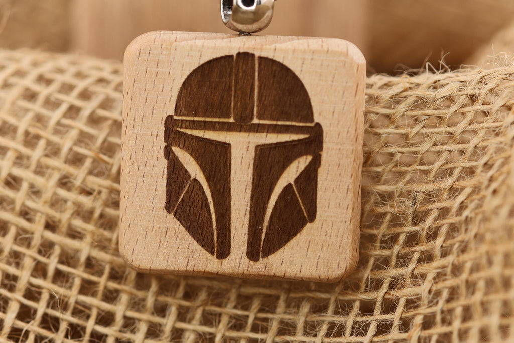 The Mandalorian helmet keychain / bag charm – double-sided laser engraved wood with stainless steel keyring, star wars gift