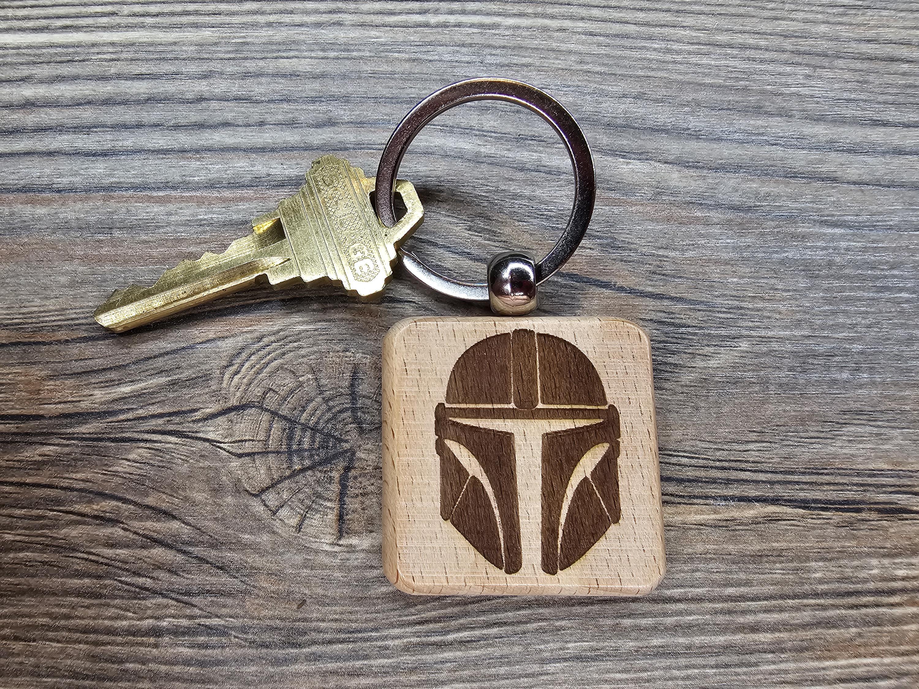 The Mandalorian helmet keychain / bag charm – double-sided laser engraved wood with stainless steel keyring, star wars gift
