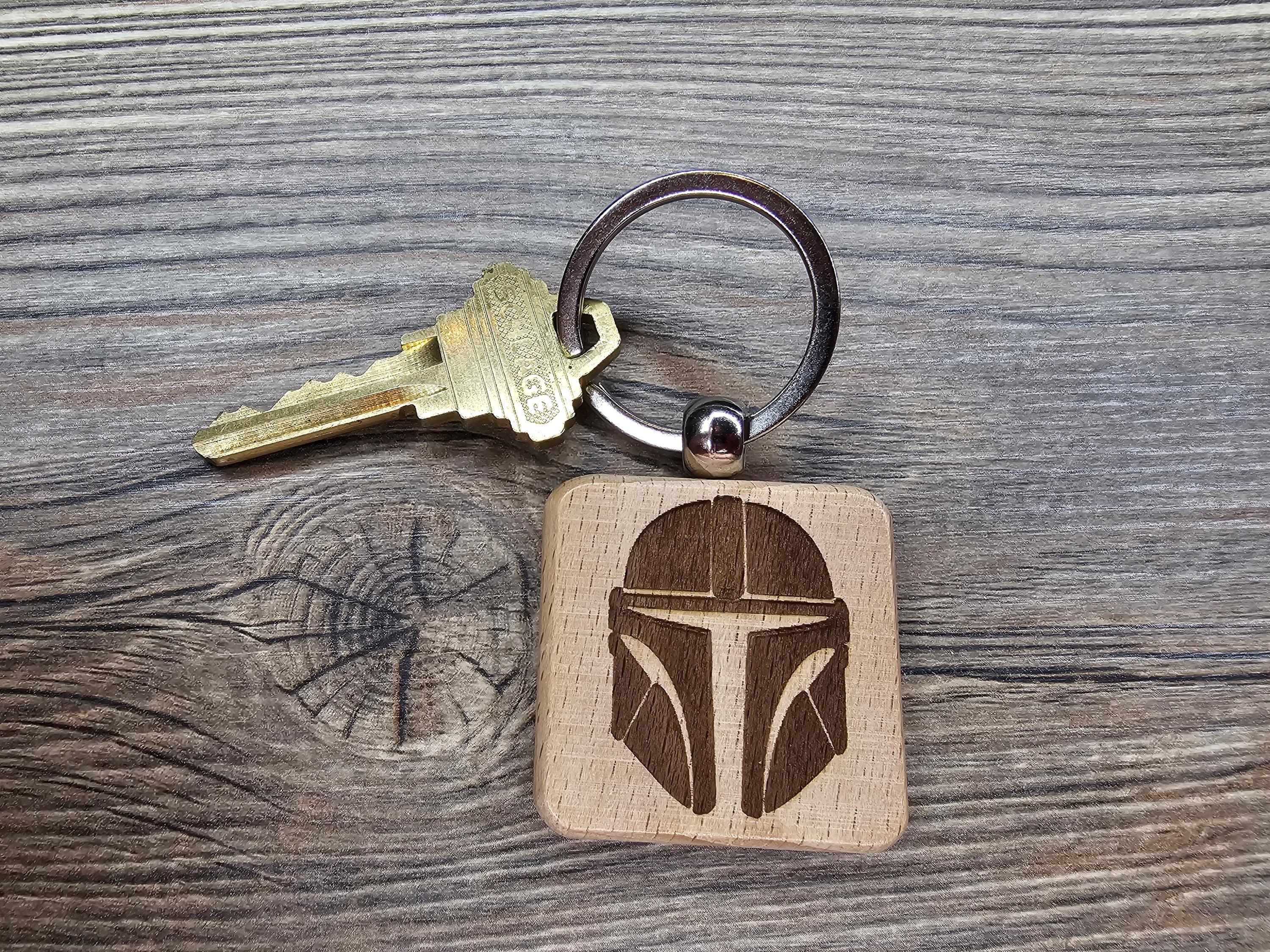 The Mandalorian helmet keychain / bag charm – double-sided laser engraved wood with stainless steel keyring, star wars gift