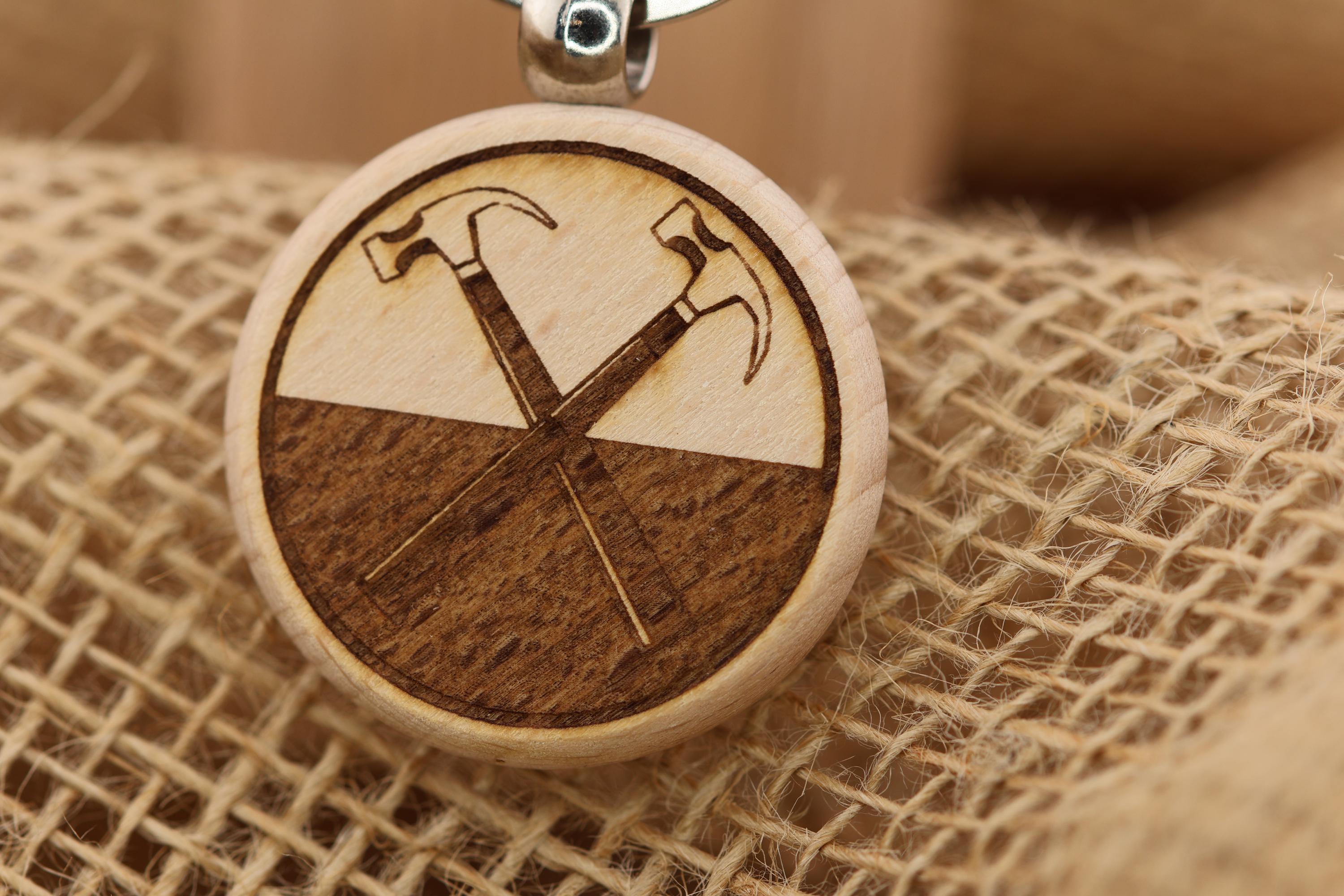 Pink Floyd hammers keychain: laser engraved hardwood, stainless steel keyring